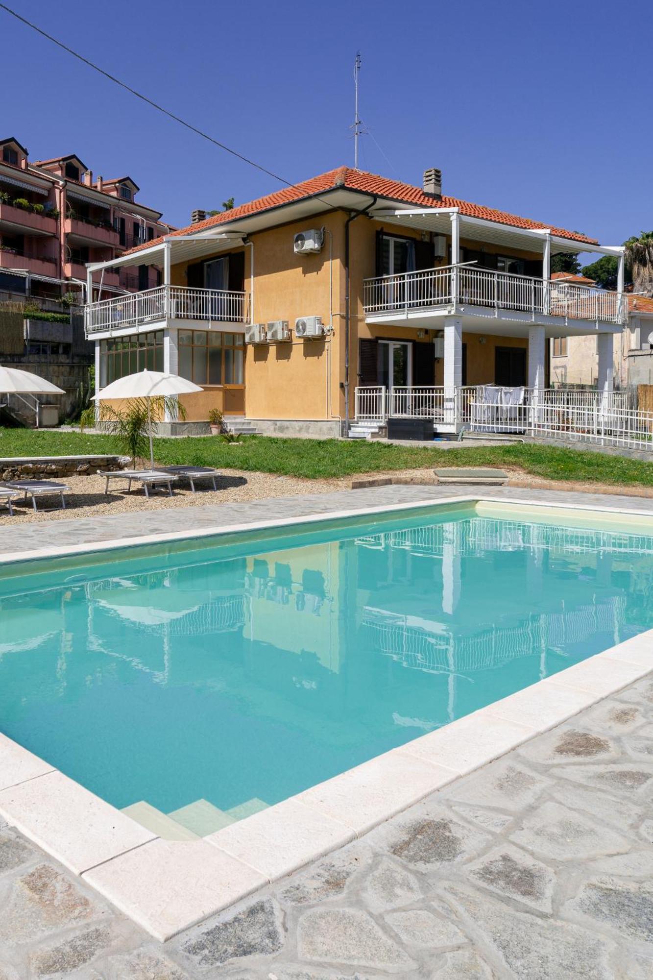 Il Gattino Di Porto - Apt 1 - Monolocale Veranda Piscina Imperia Luaran gambar